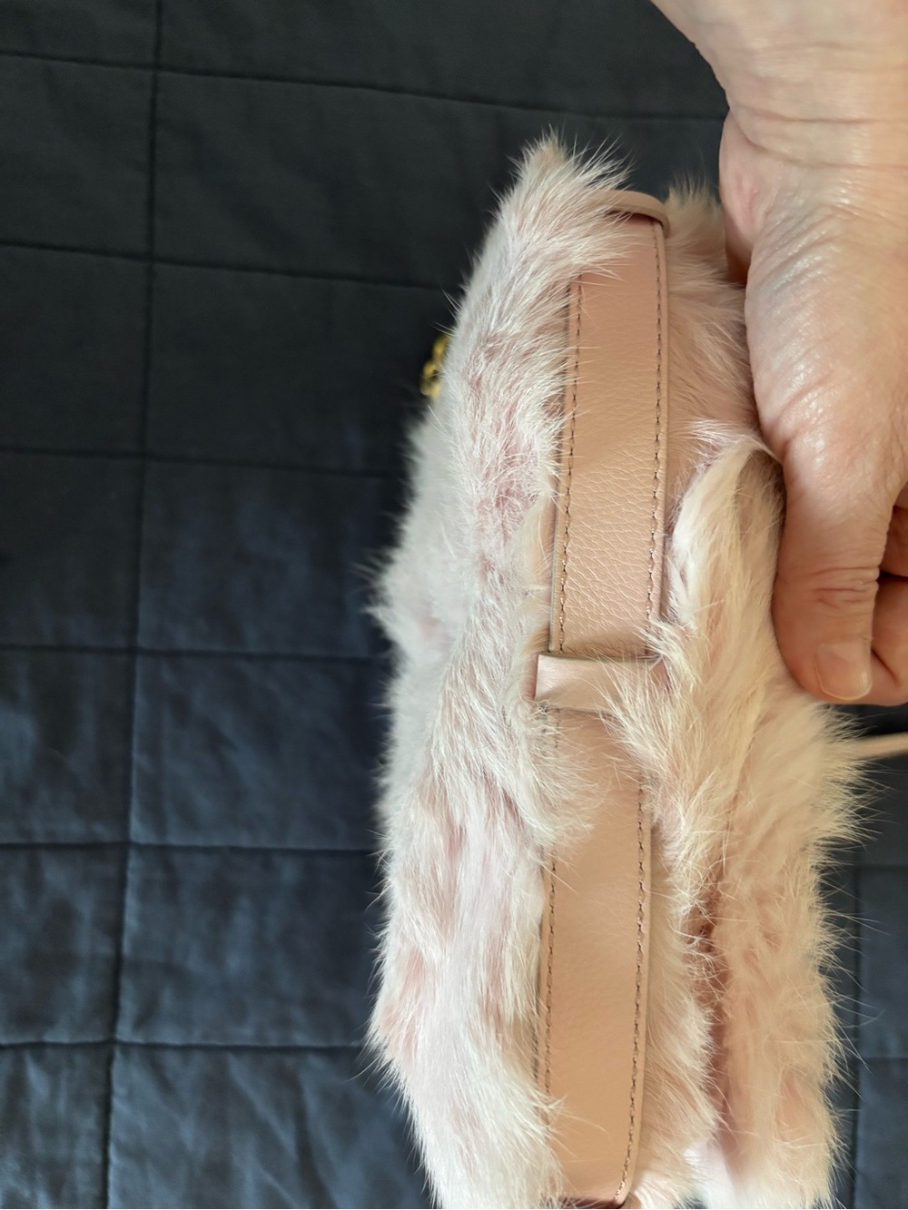 Circa 2007 Juicy Couture Rabbit Fur Blush Pink Crossbody with Gold Chain - Picture 6 of 16